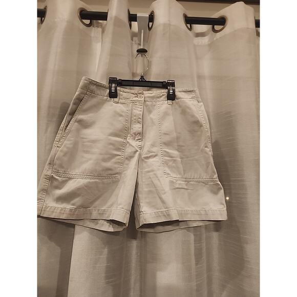 Jones New York Women's 4 Khaki‎ Chino Shorts With Large Front Pockets 5" Inseam - Picture 1 of 6